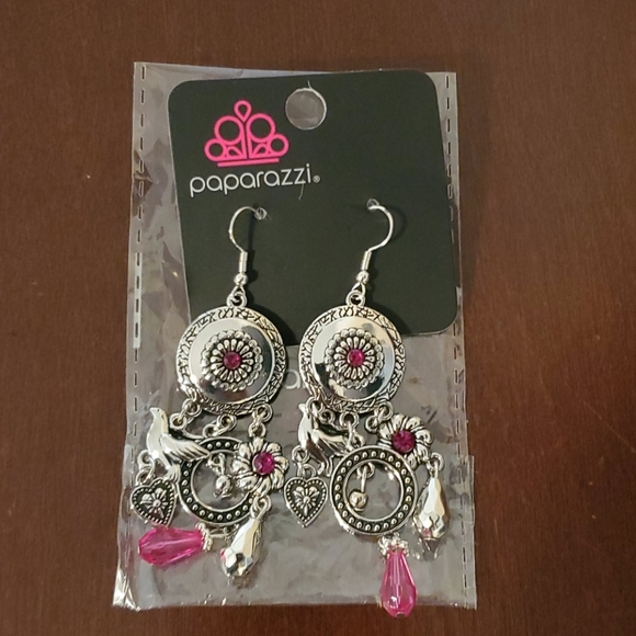 Earrings - Picture 3 of 7